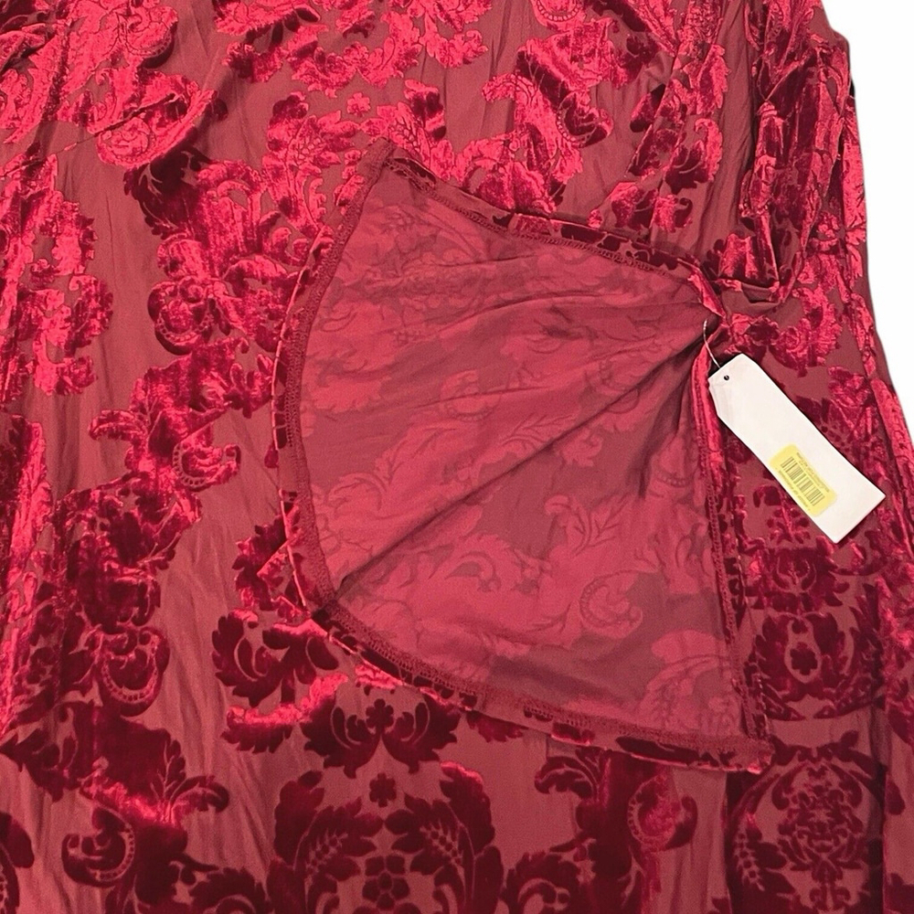 NWT Signature by Robbie Bee Womens XL Sheath Dress Red Velvet Split Bell Sleeve - Picture 8 of 16
